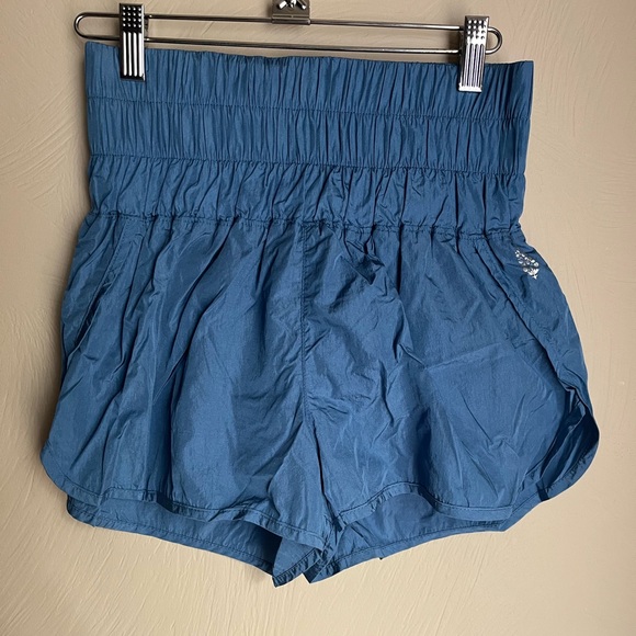 Free People Pants - FREE PEOPLE movement shorts size small! Such a pretty color! Like new